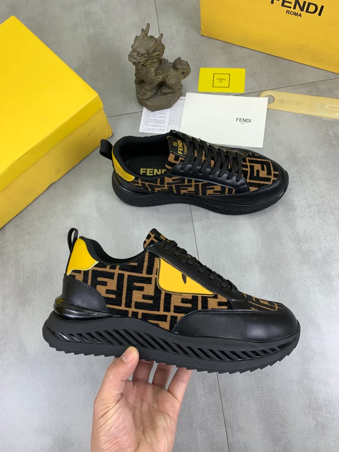 ​Men's shoes 💰P460 💰[New] Little Monster 🆘 New FENDI (Fendi) counter new 🕶️🕶️Simple routing effect, showing an elegant and cool driving shoe 🎬Using imported calfskin + first-layer pigskin lining🐂Excellent material🎬Detailed workmanship 🤗Comfortable foot feel➰➰. ​Pair it with any outfit to show your taste and temperament, low-key luxury ♻️Design ​simple and elegant ​noble and fashionable 🍃​Very loved and favored by trendy men 💓❤️Size: 38-44 (45 46 customized) 3⃣️ colors available